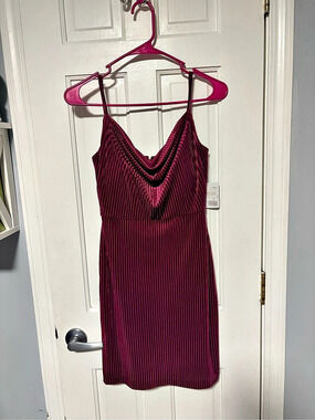 Morgan & Co. Style 12746 Pleated Mini Dress Size 1 NWT